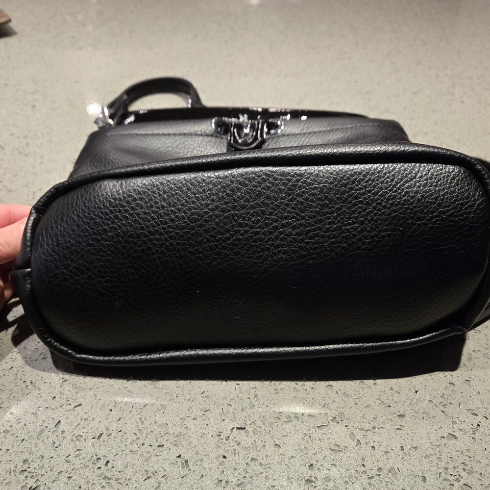 Manocchio Purse - Picture 2 of 8